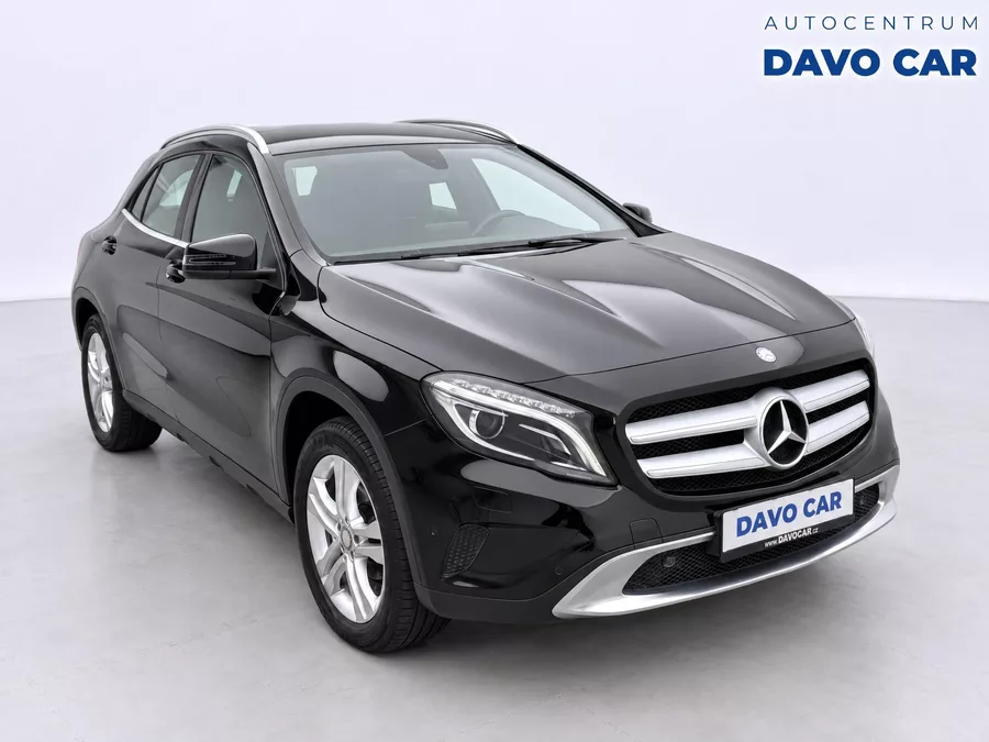 Mercedes-Benz GLA 1,6 180 90 kw Bi-Xenon Navi