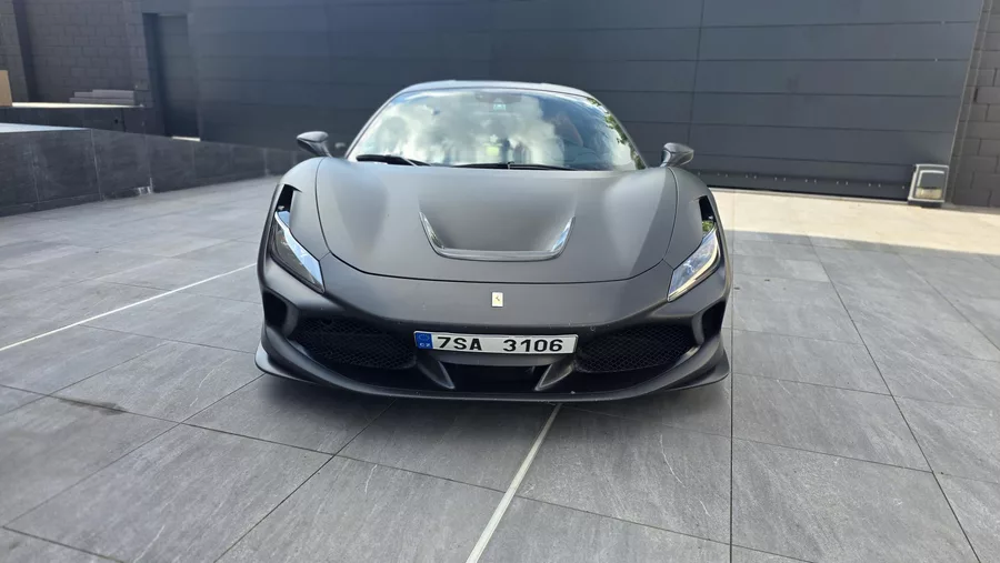 Ferrari F8 SERVIS-PLNÁ ÁRUKA-MAT WRAP