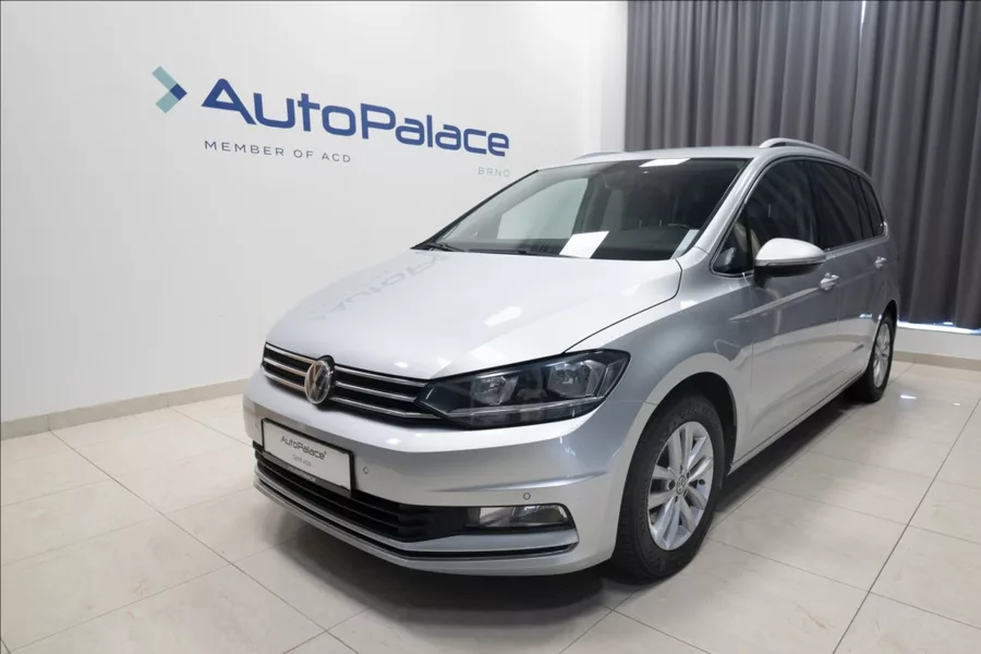 Volkswagen Touran 2,0 TDI MASÁŽ KAMERA VÝHŘEV ČR