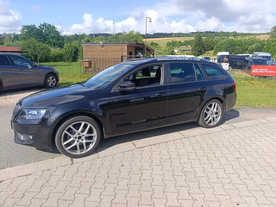 Škoda Octavia 1.6 TDi Green Line 81kw - foto 5