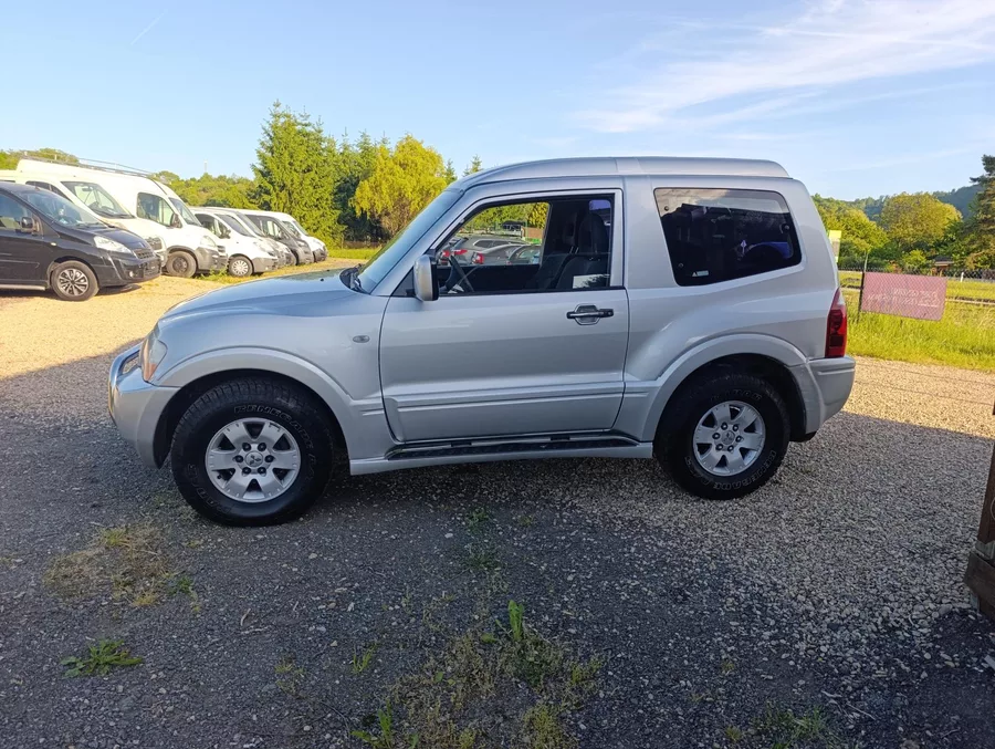 Mitsubishi Pajero 3.2 DID GLX A/T - foto 3
