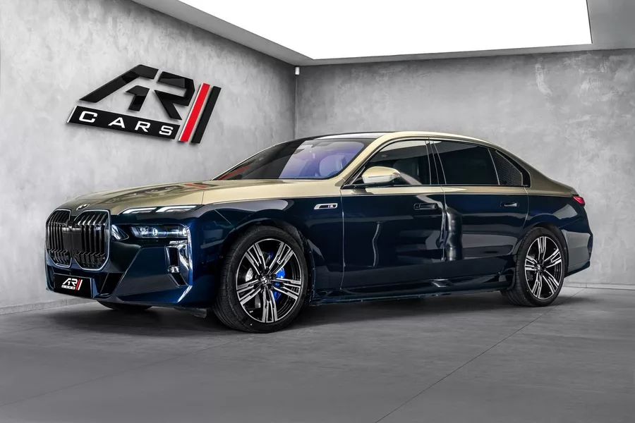 BMW 60 M-Sport Individual Theatre