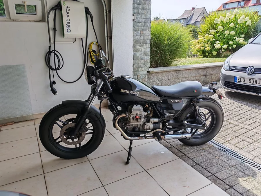 Moto Guzzi V 35 Custom Cafe Racer