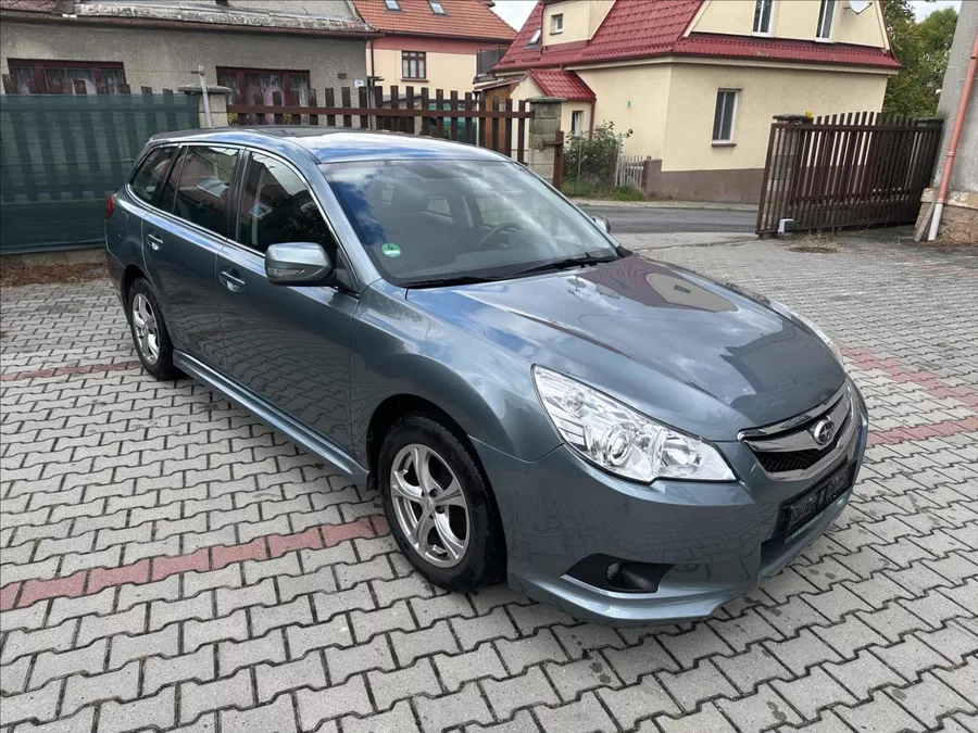 Subaru Legacy 2,0 TOP stav Serviska 4X4