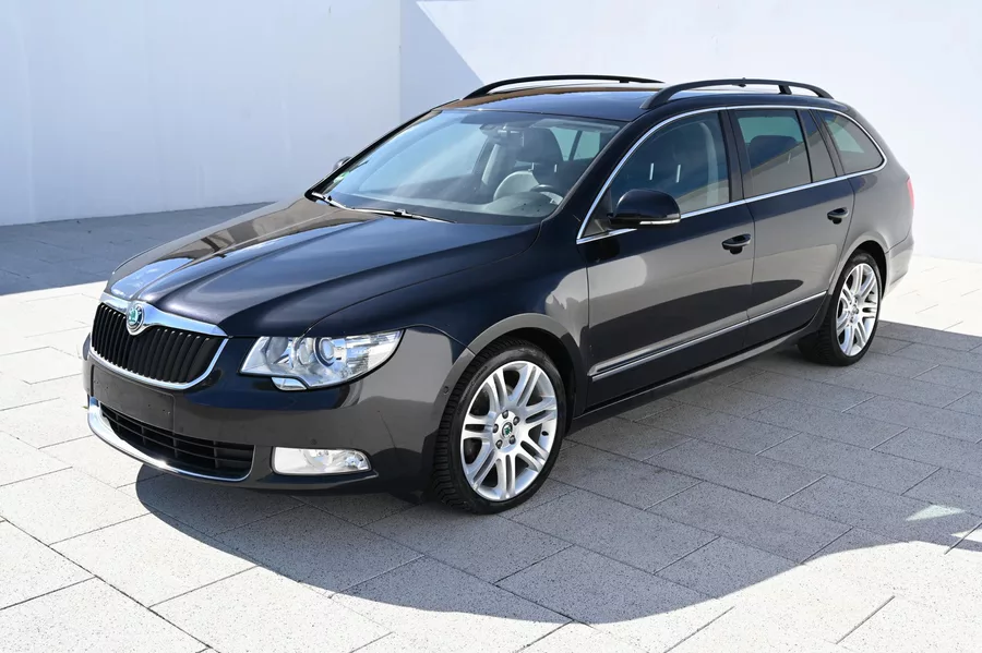 Škoda Superb 2.0TDI 125KW DSG Elegance 9/12