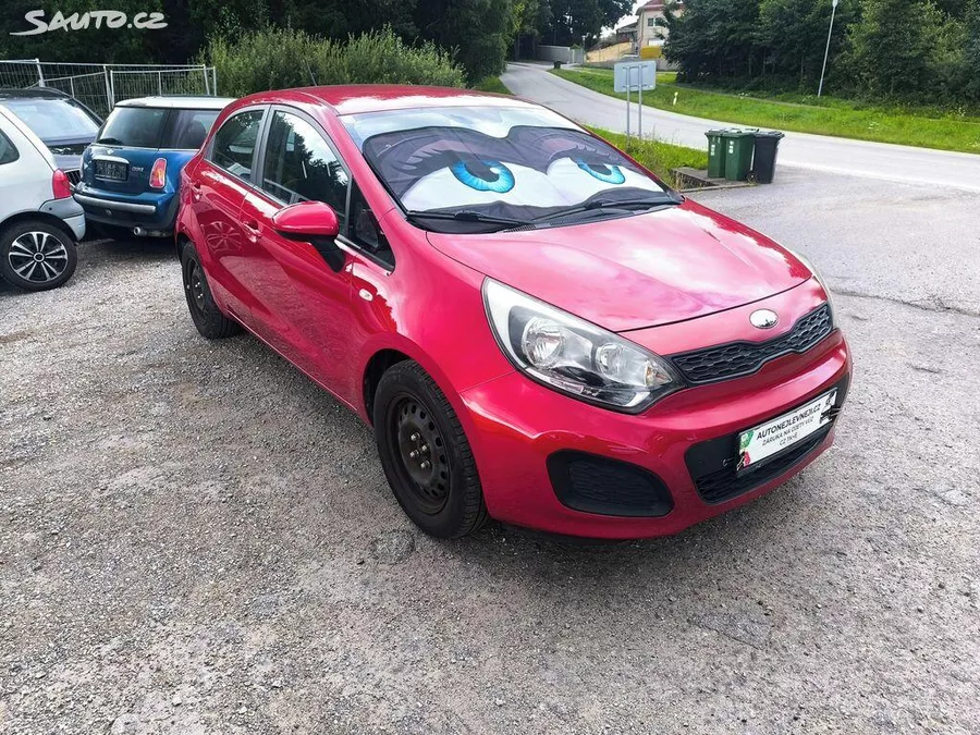 Kia Rio KRÁSNÁ,75T.KM,1MAJ48LET,VÝBAVA