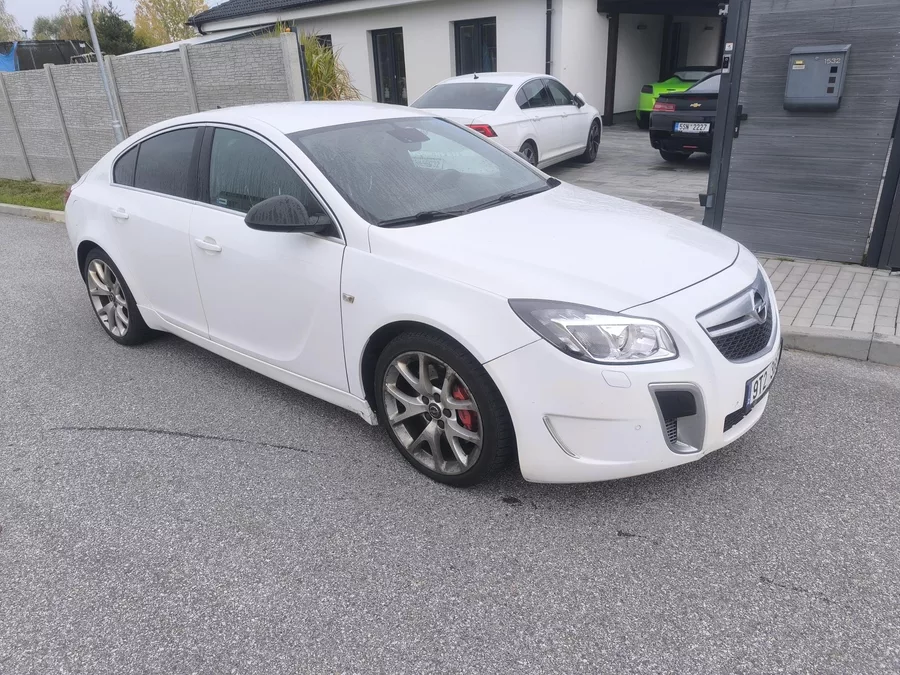 Opel Insignia OPC 2,8BITURBO 360K,4X4,VÝBAVA