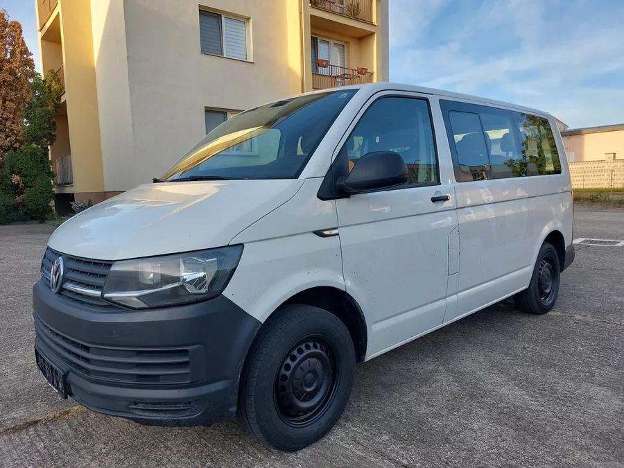 Volkswagen Transporter 2,0 TDi 75kw 9 míst