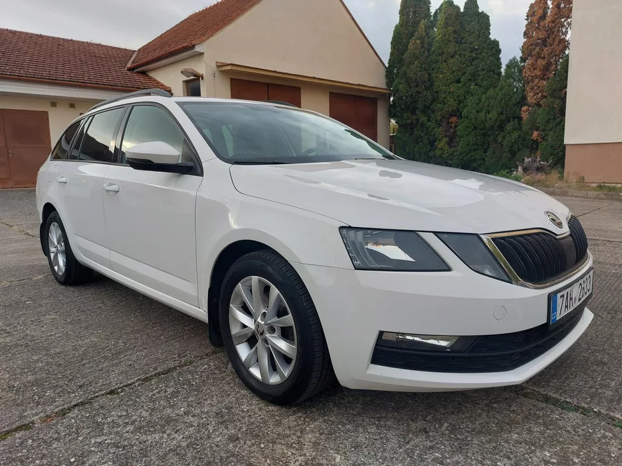 Škoda Octavia 1,6 TDi 85kw Ambition ČR Nav.