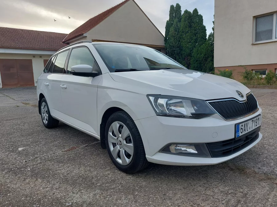 Škoda Fabia 1,4 TDi 66kw Ambition ČR 1.maj - foto 7