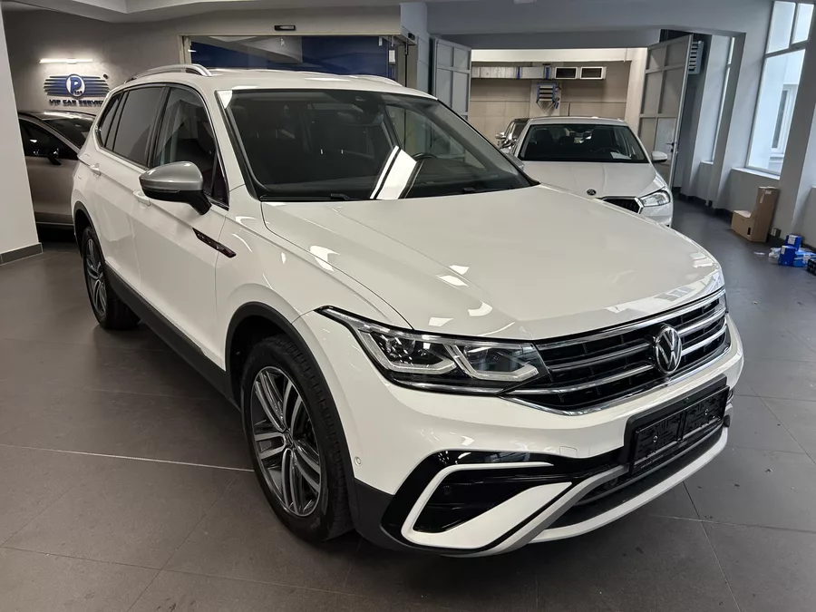 Volkswagen Tiguan Allspace 2.0TDi DSG 4MOTION MATRIX HUD