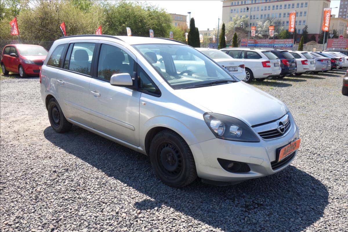 Opel Zafira 1,8 i 103KW,ČR,1 MAJ.,7 MÍST.
