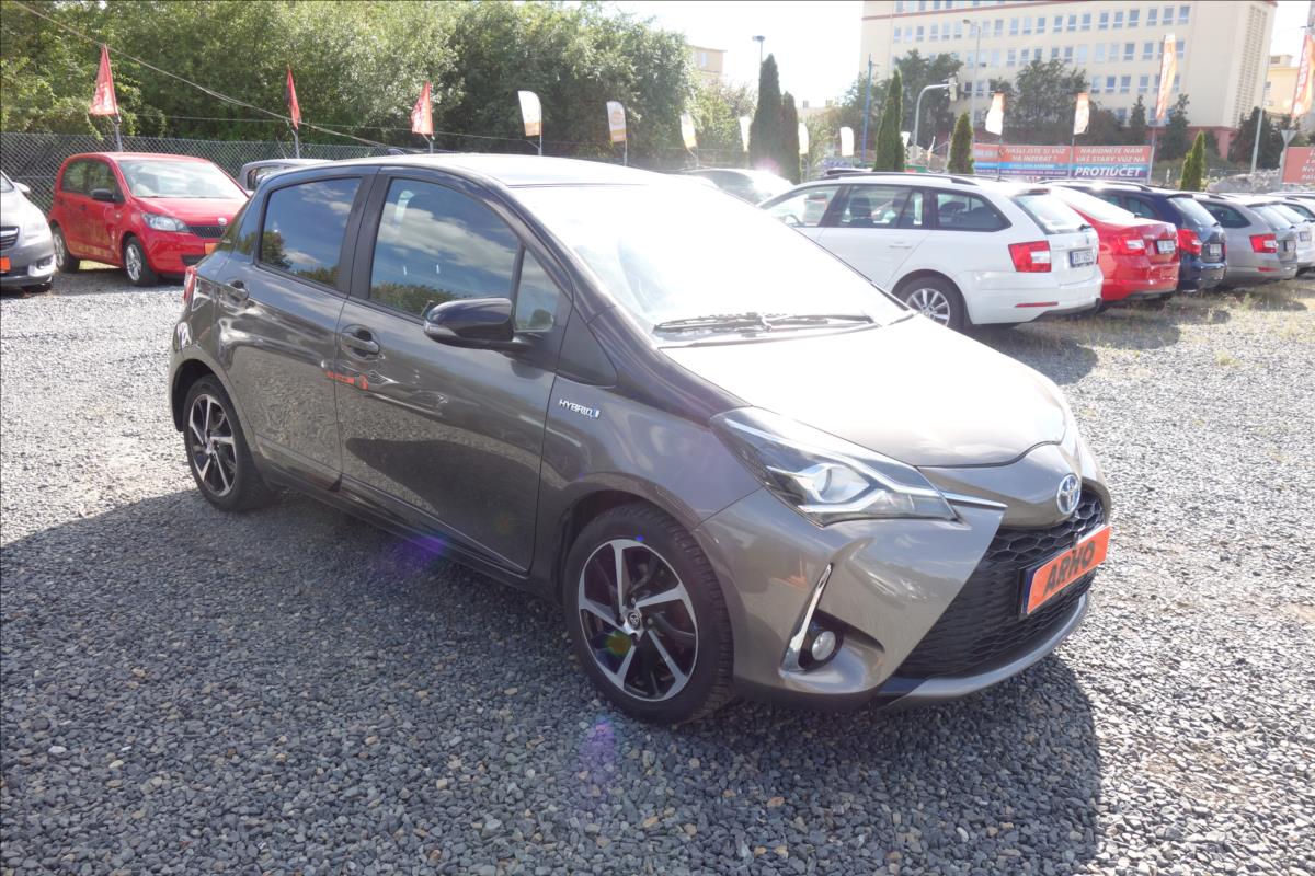 Toyota Yaris 1,5 i, ČR, HYBRID, SELECTION.