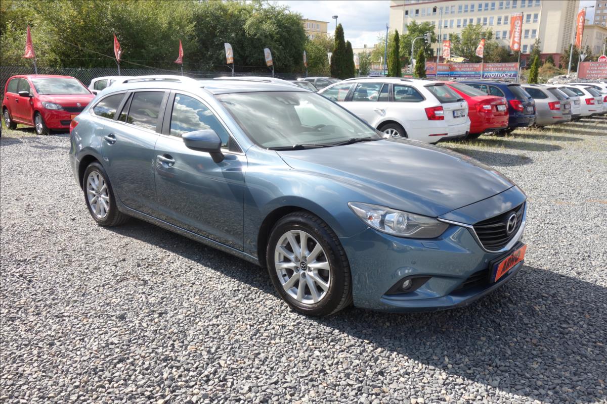 Mazda 6 2,2 D 110KW, SERVISNÍ KNIHA.