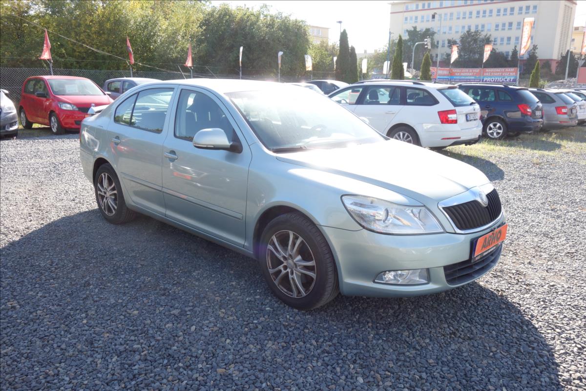Škoda Octavia 1,8 TSi, ČR, 2 MAJ., SERV.KN.