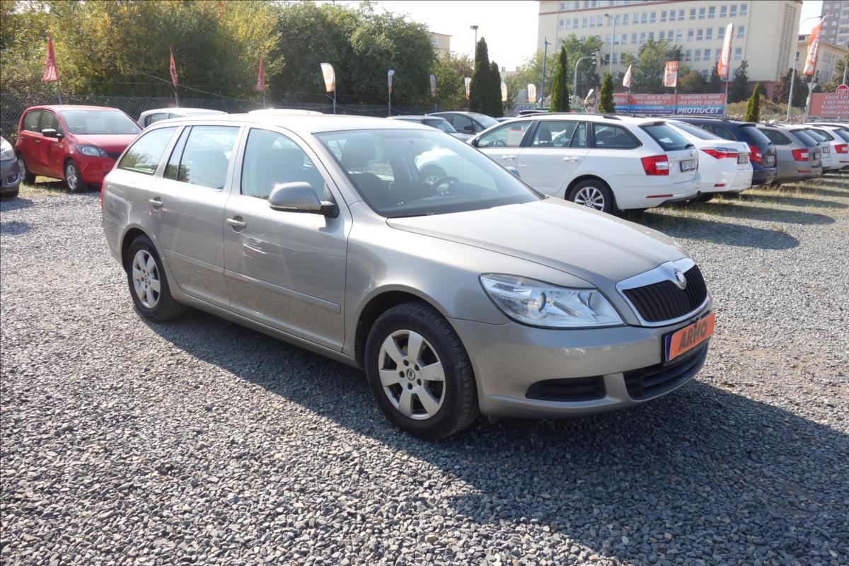 Škoda Octavia 1,8 TSi,ČR,SERV.KN.,ELEGANCE.