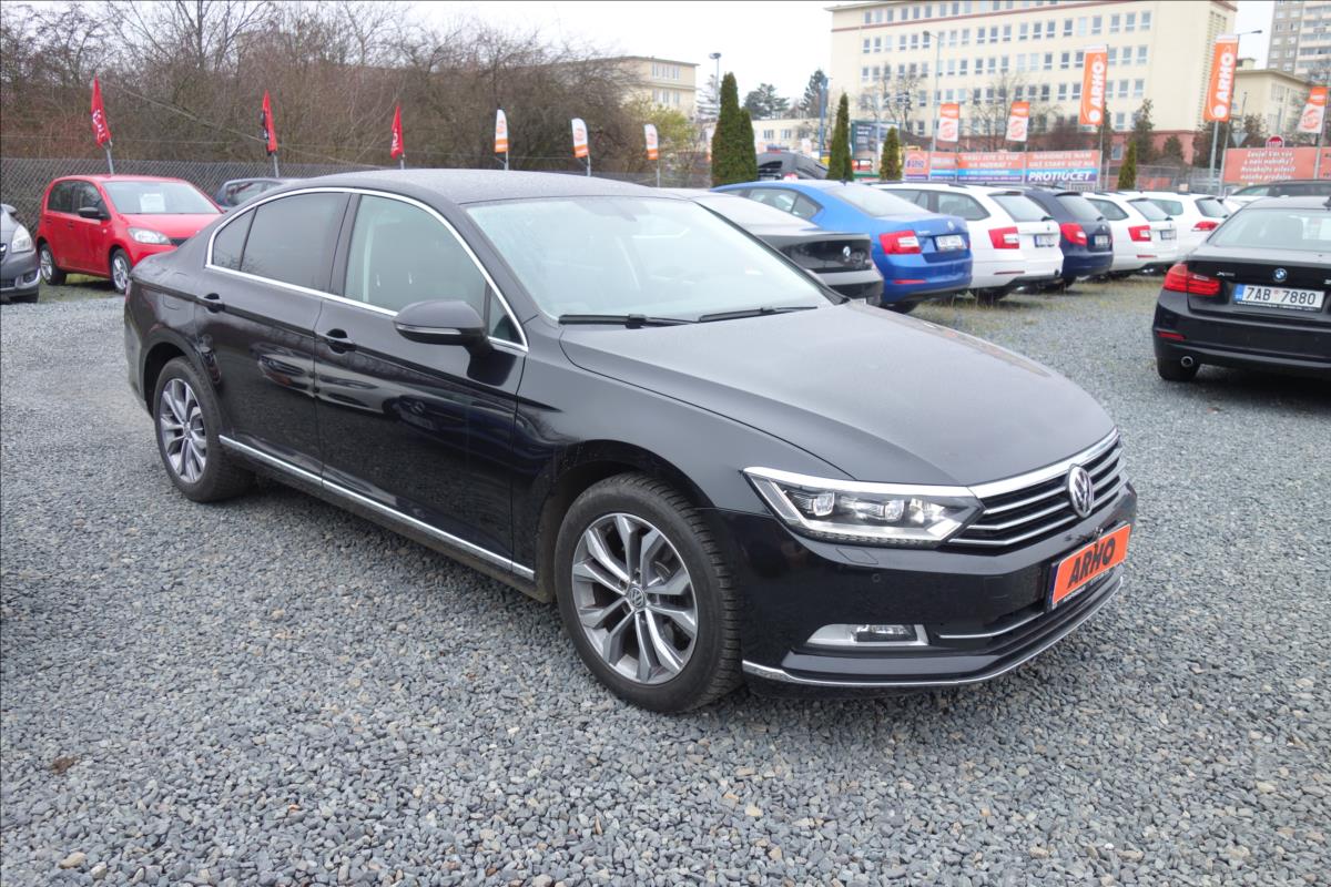 Volkswagen Passat 2,0 TDi 140KW,ČR,DSG,HIGHLINE.