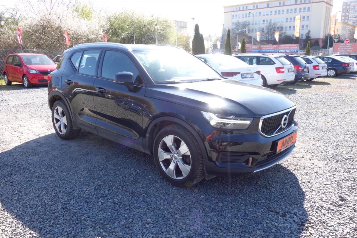 Volvo XC40 2,0 D4, ČR, SERVIS.KN., AWD.