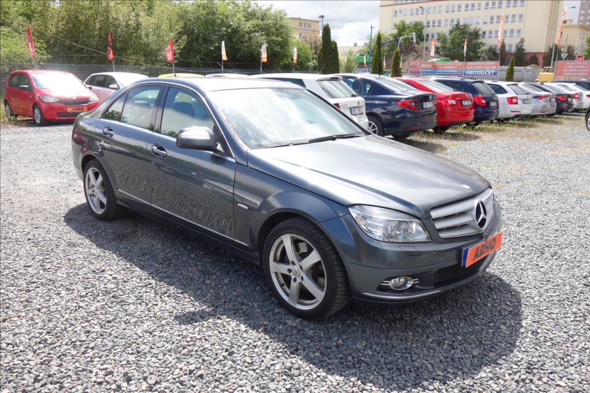 Mercedes-Benz Třídy C 320CDi 165KW, AVANTGARDE.