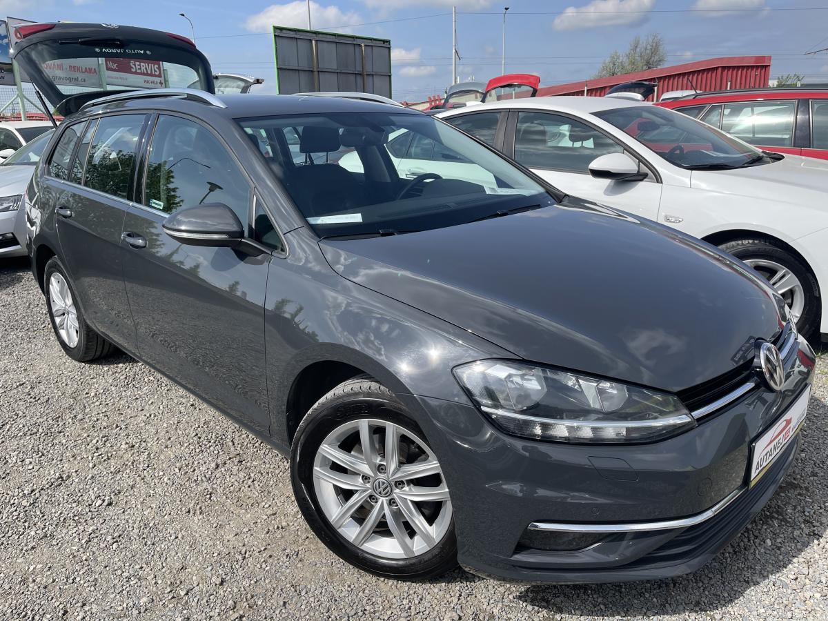 Volkswagen Golf 2.0 TDi DSG Highline ACC-ČR !