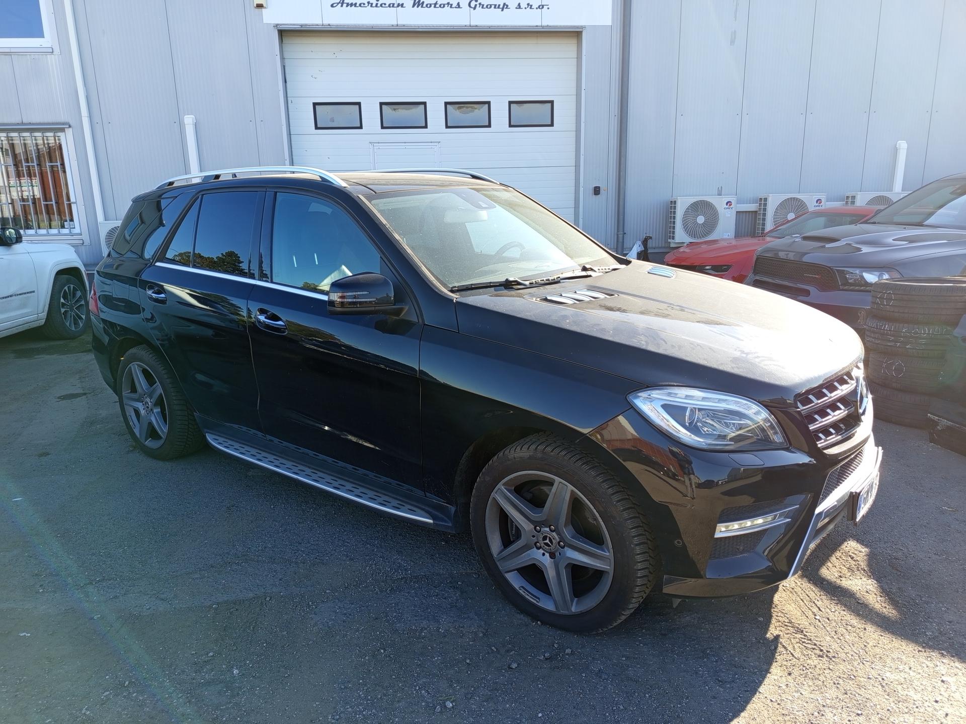 Mercedes-Benz Třídy M ML 350 4MATIC, vzduch