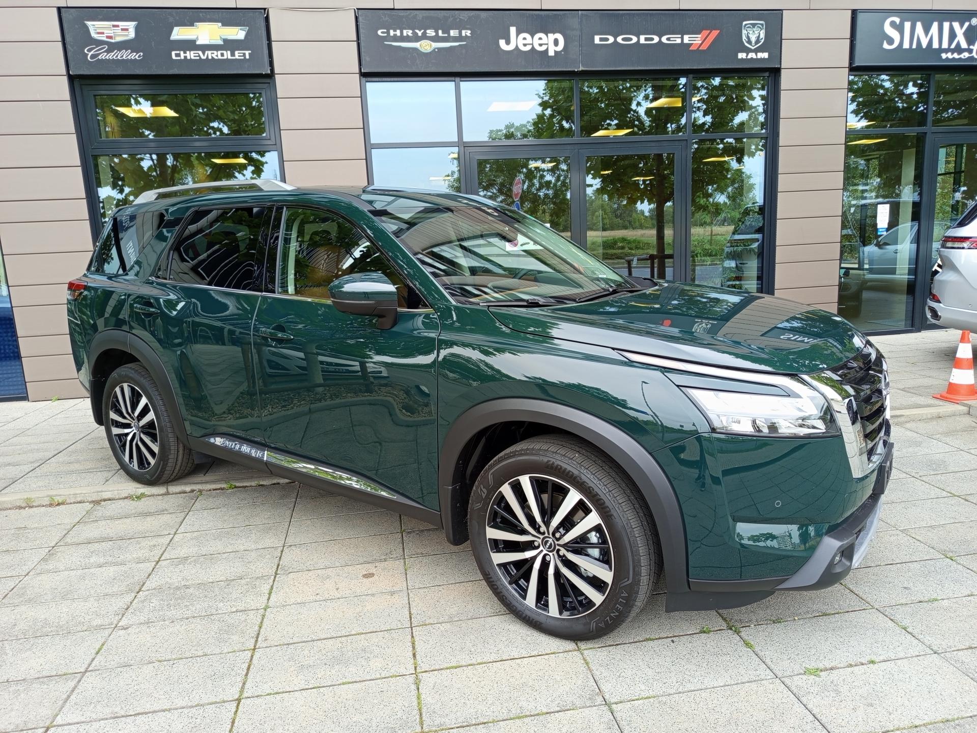 Nissan Pathfinder Platinum AWD