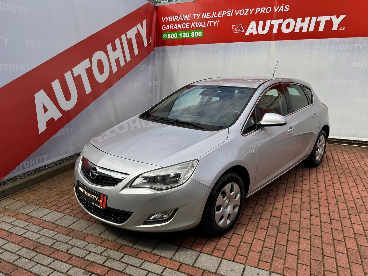 Opel Astra 1.4 Turbo 103kW, Klimatizace