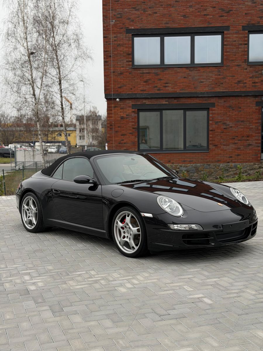 Porsche 911 Carrera S 3.8 cabrio, Manuál