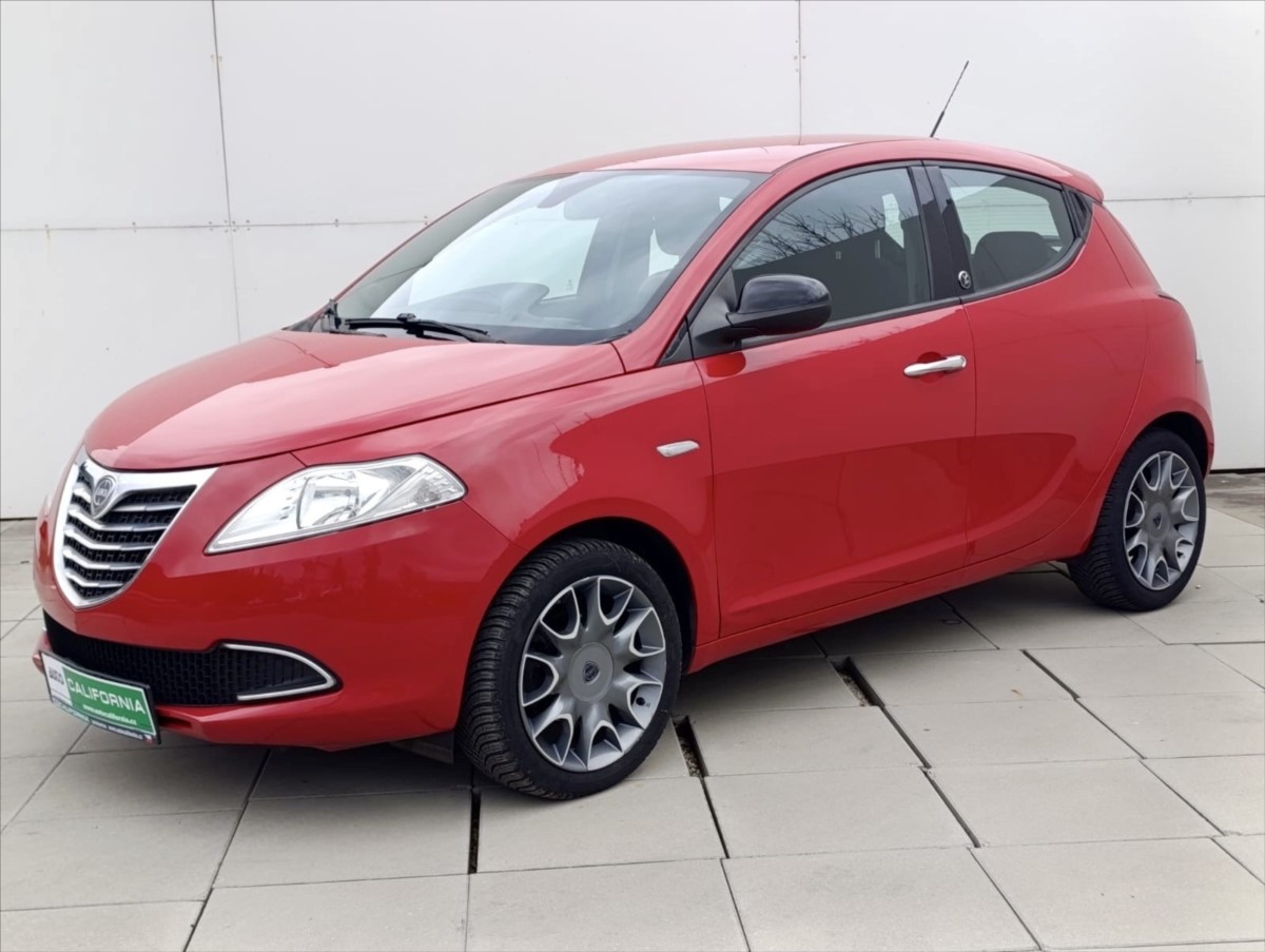 Lancia Y 1,2 i Klimatizace Alu Ypsilon