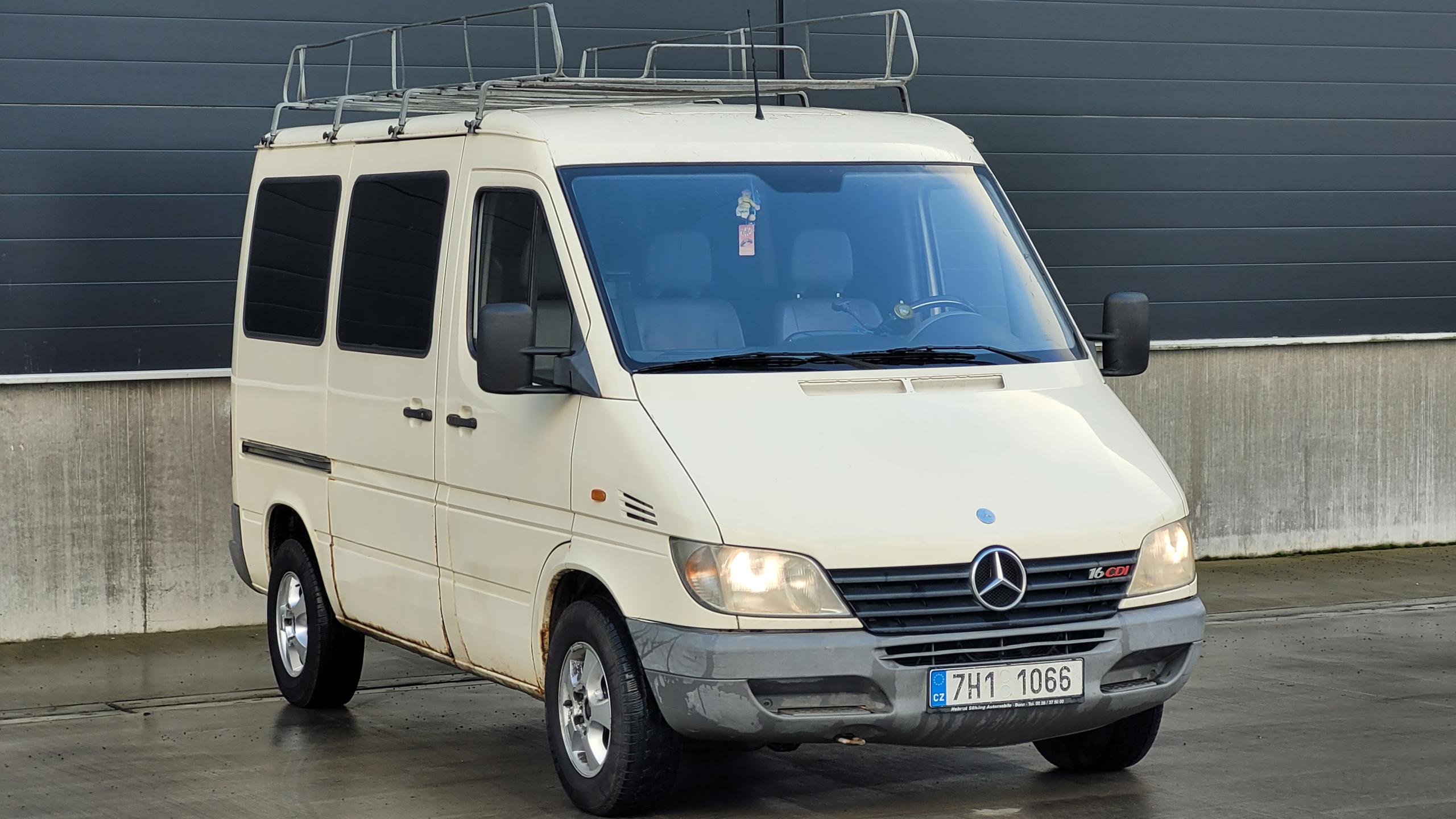Mercedes-Benz Sprinter 2,7 CDI 115 KW 9 MÍST