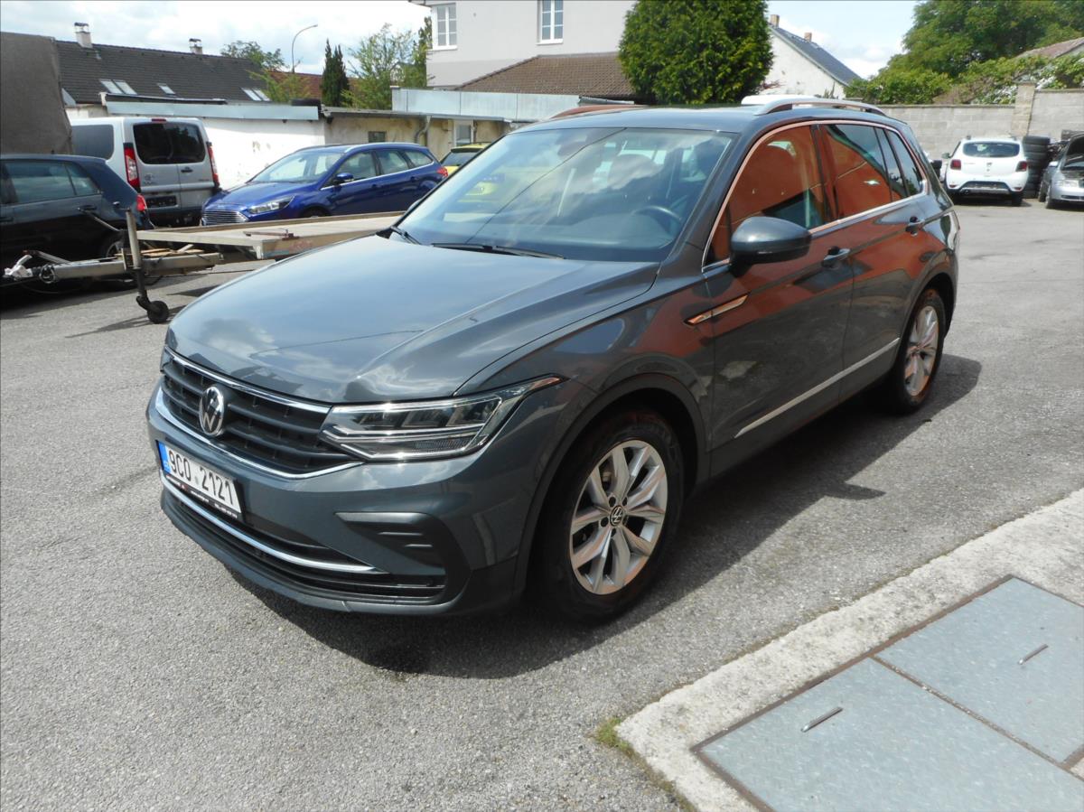 Volkswagen Tiguan 1,5 TSi Life DSG ČR TAŽNÉ