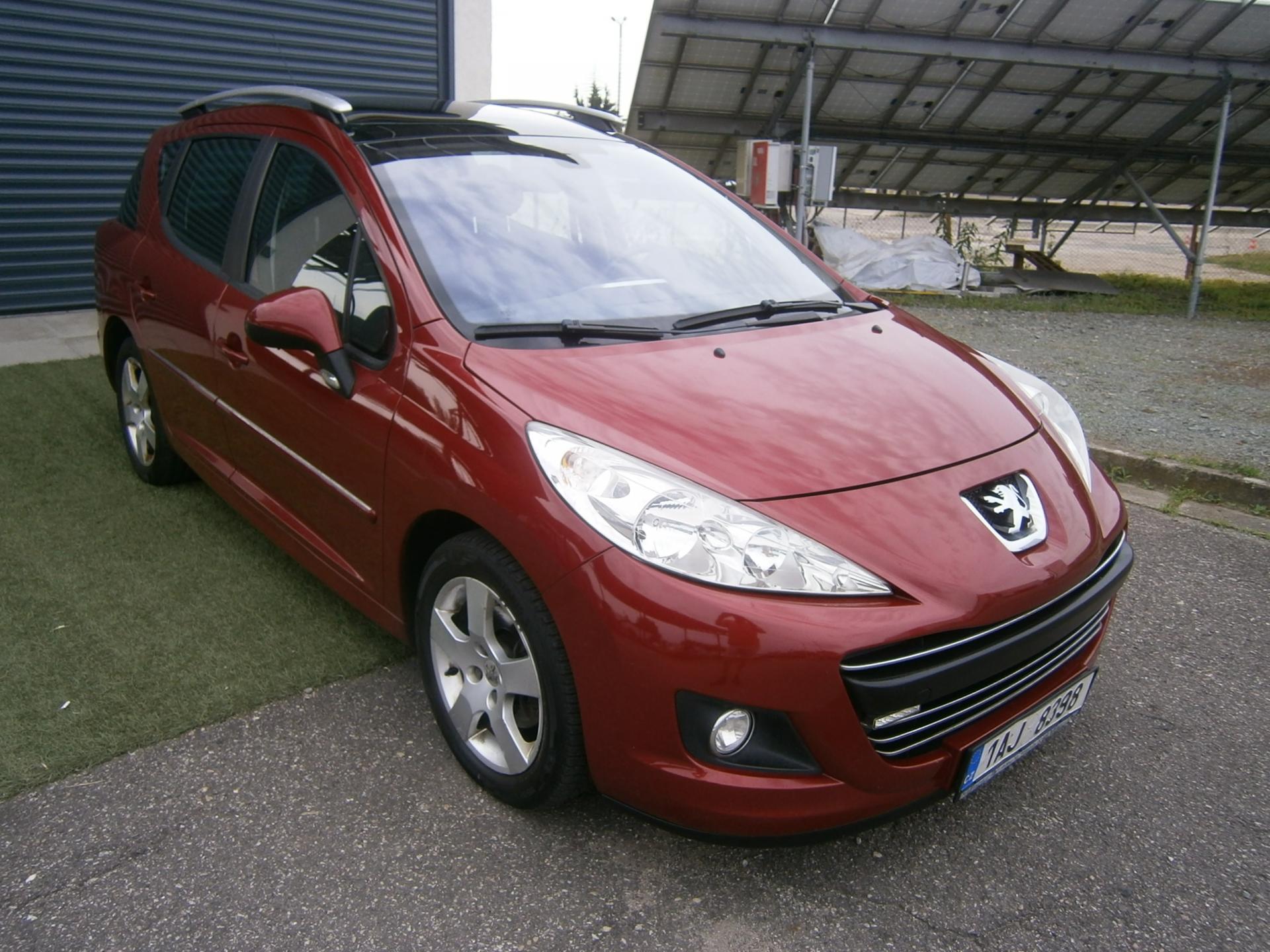 Peugeot 207 1.6HDi 80kw,CZ,2.maj.panorama