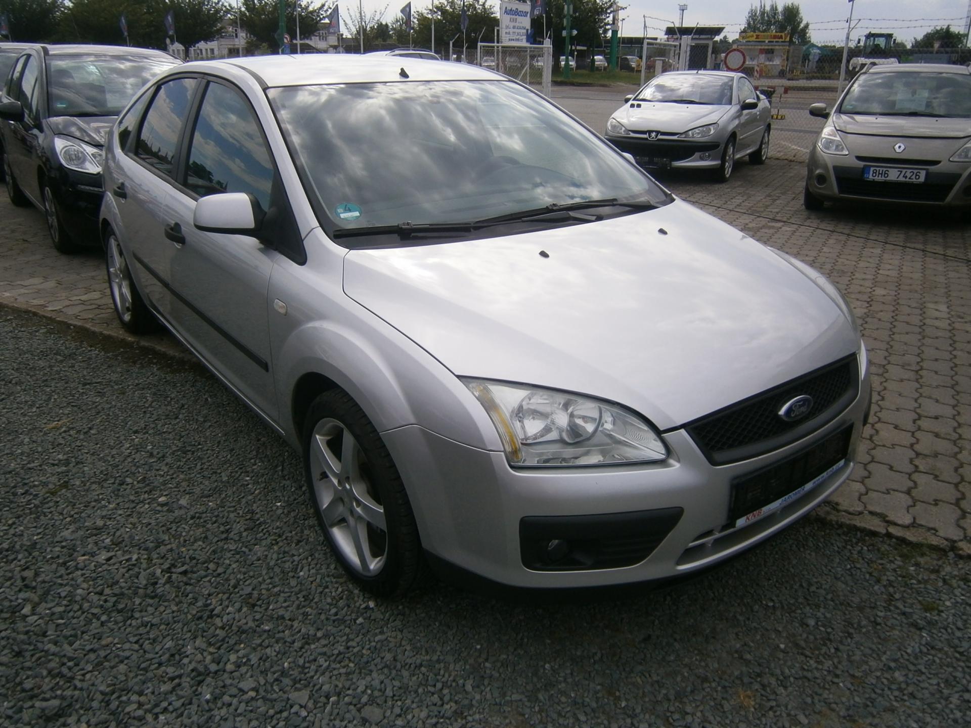 Ford Focus 1.6i 74kw,serviska,2x kola