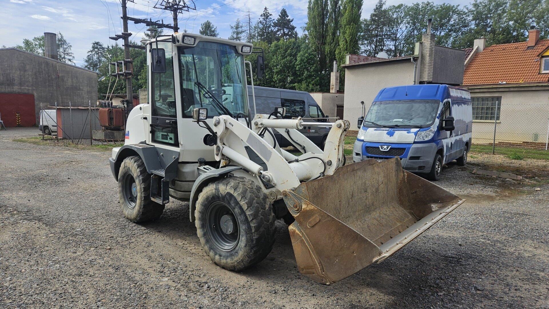 Liebherr L508,DPH,cena vč.vidlí