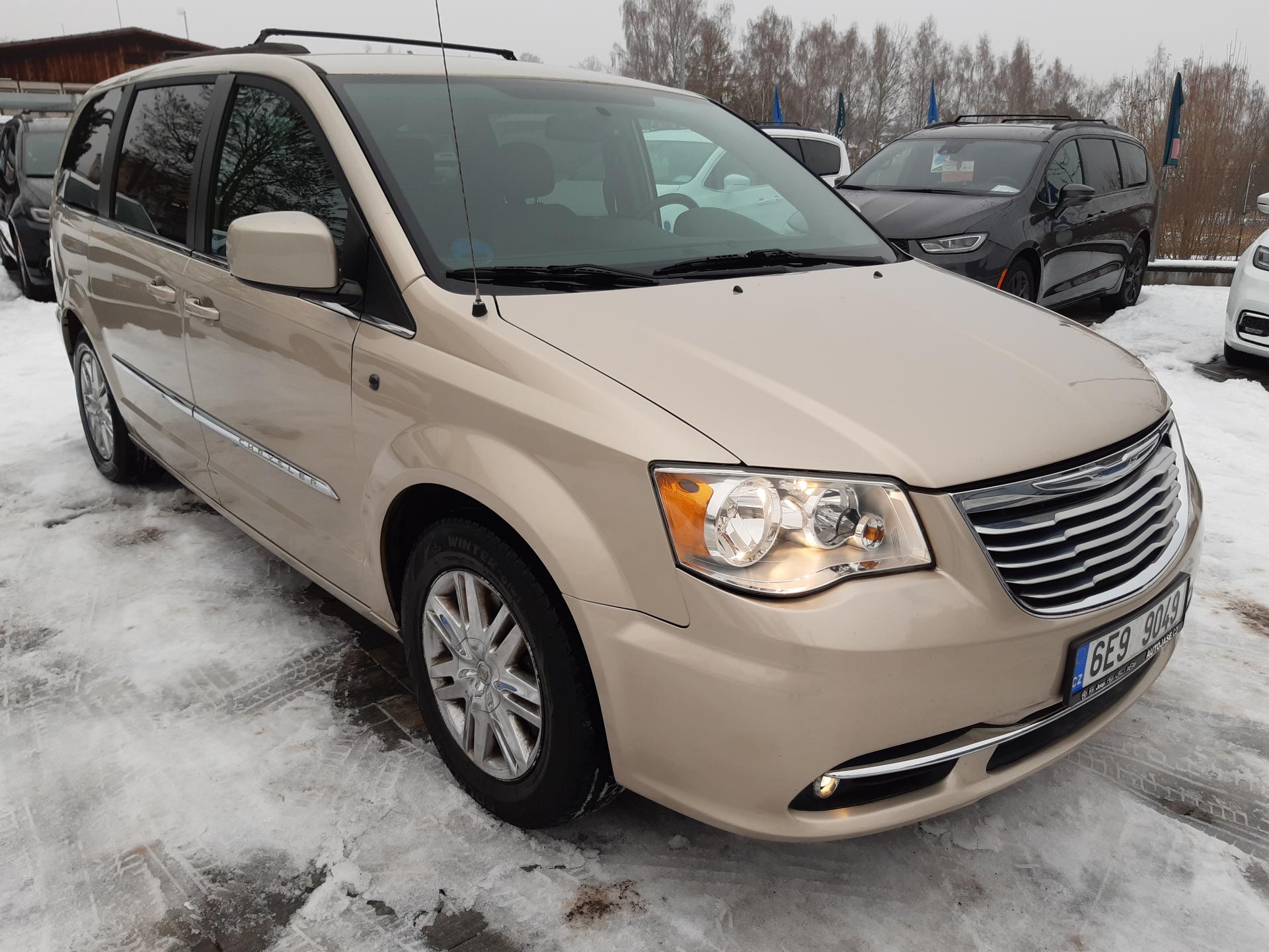 Chrysler Town & Country 3,6L V6, 7míst, kůže,tažné,LPG