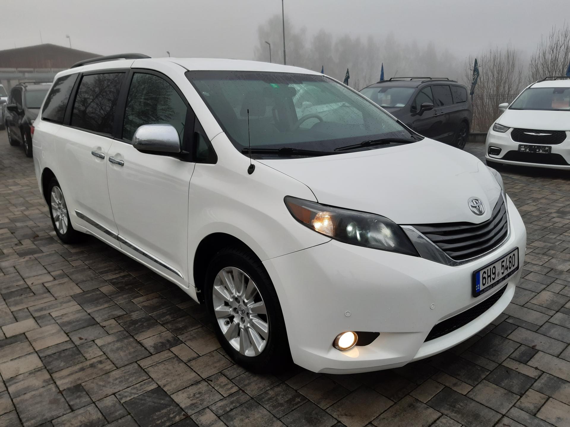 Toyota Sienna 3,5L V6 4X4, 7míst, tažné