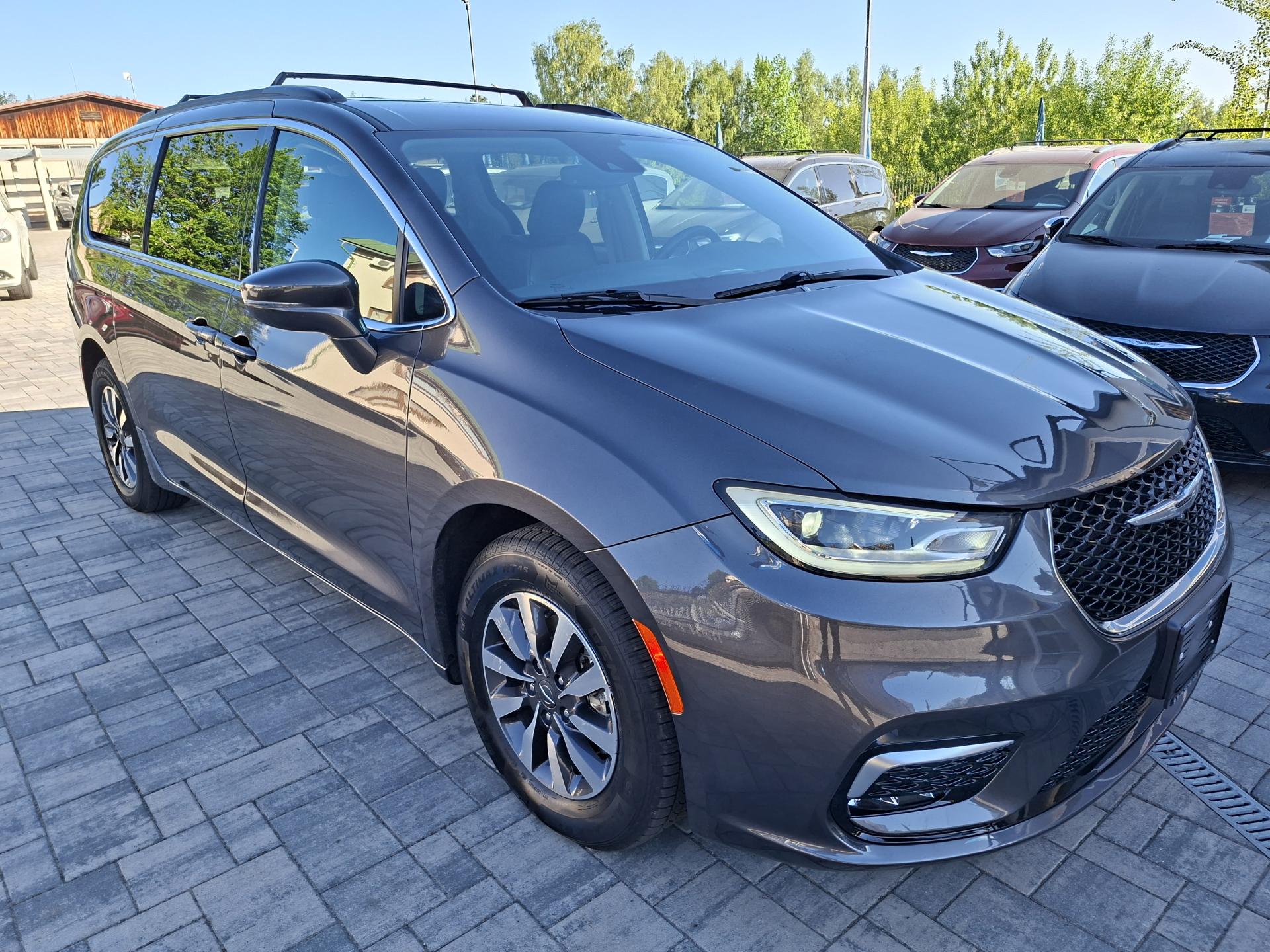 Chrysler Pacifica 3,6L V6 HYBRID, kůže, servis