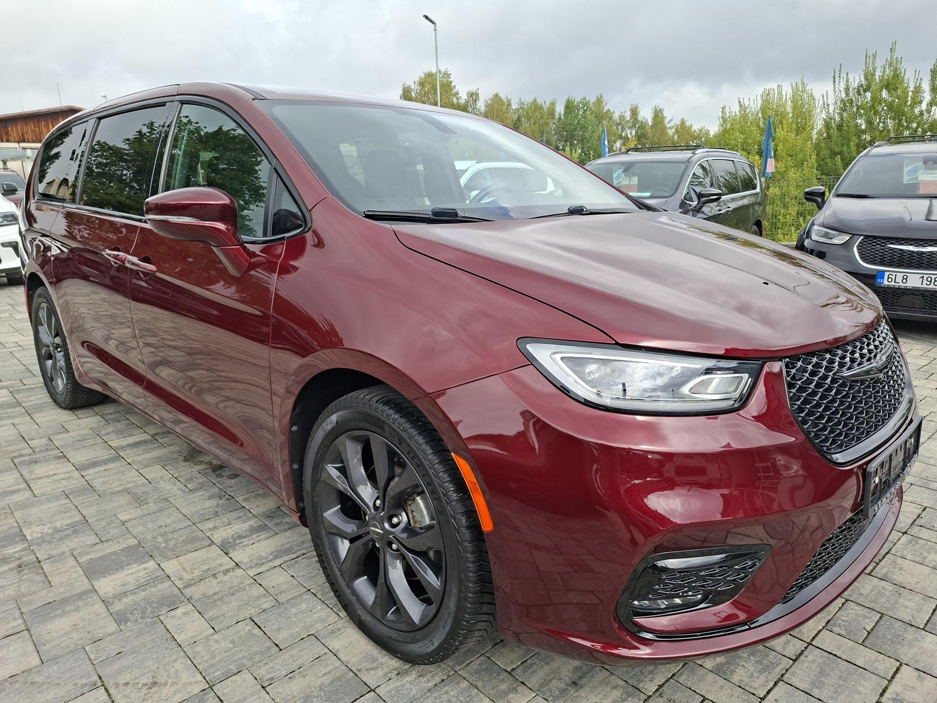 Chrysler Pacifica 3,6L V6 SPORT,DVD,ALU kola R20