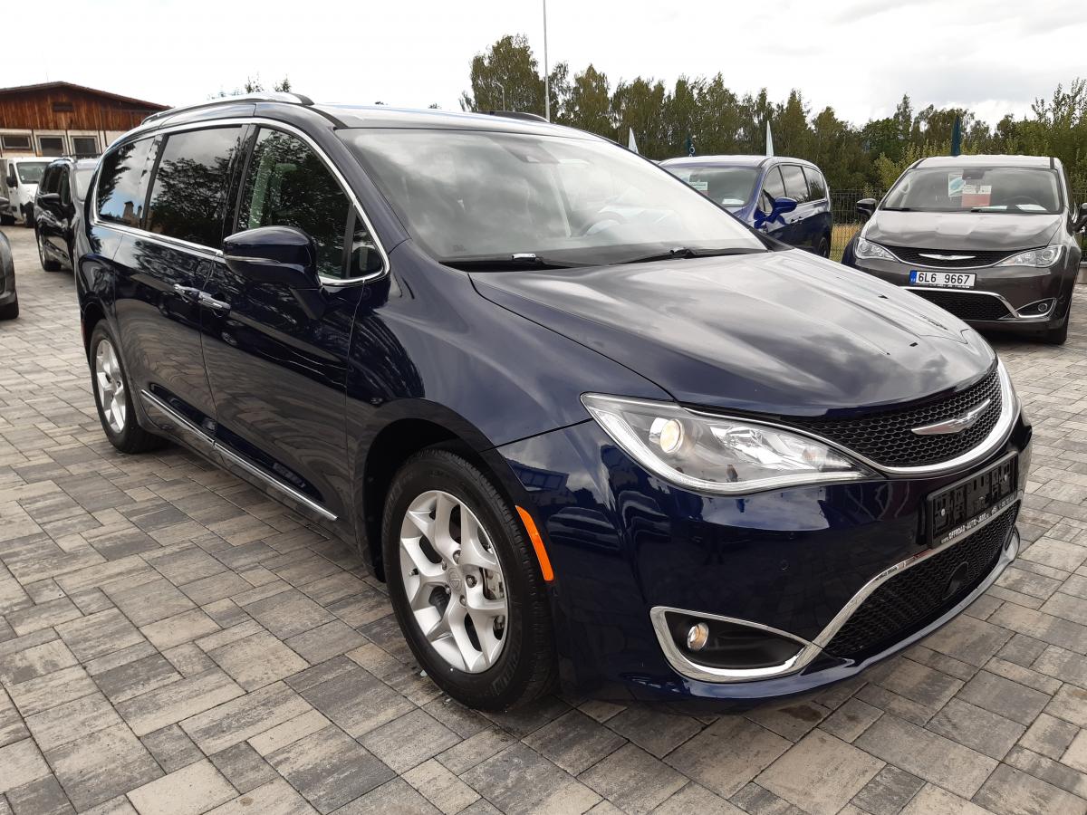 Chrysler Pacifica 3,6L V6 ,Adapt,kamery,autopark