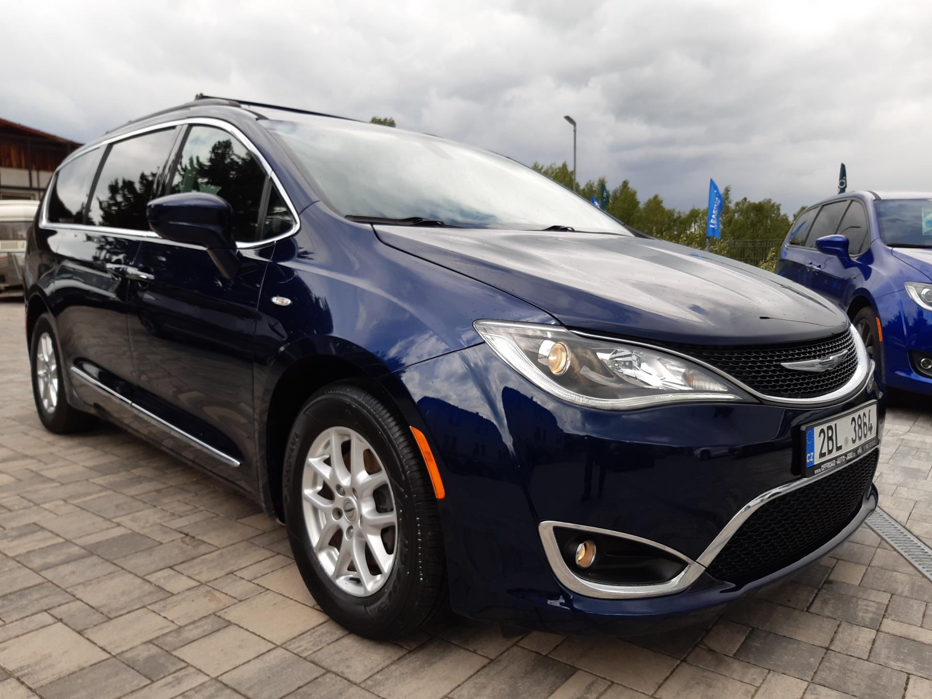 Chrysler Pacifica 3,6L V6 Touring L, 7míst, kůže