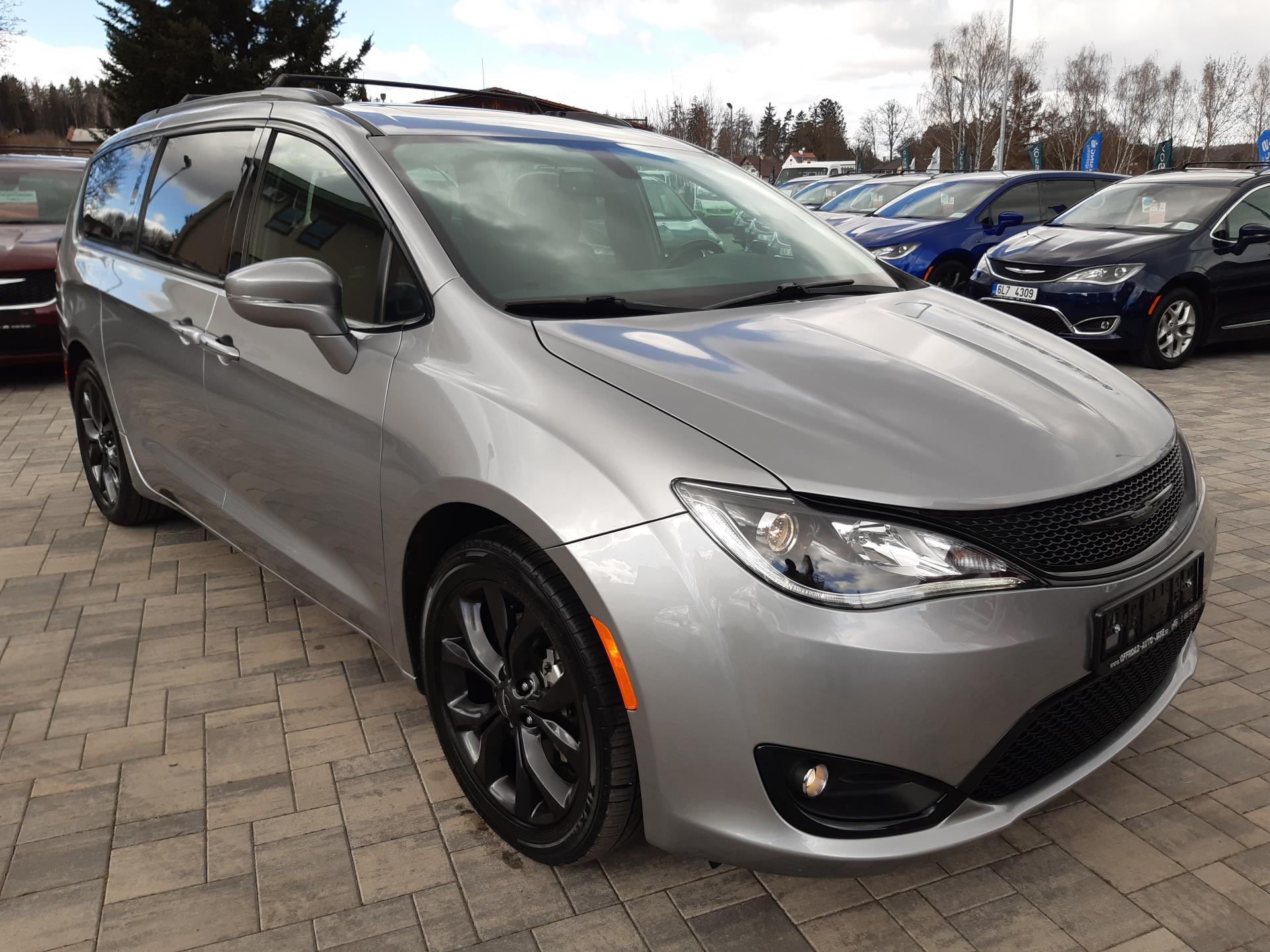 Chrysler Pacifica 3,6L V6 SPORT,ALU R20,Panorama