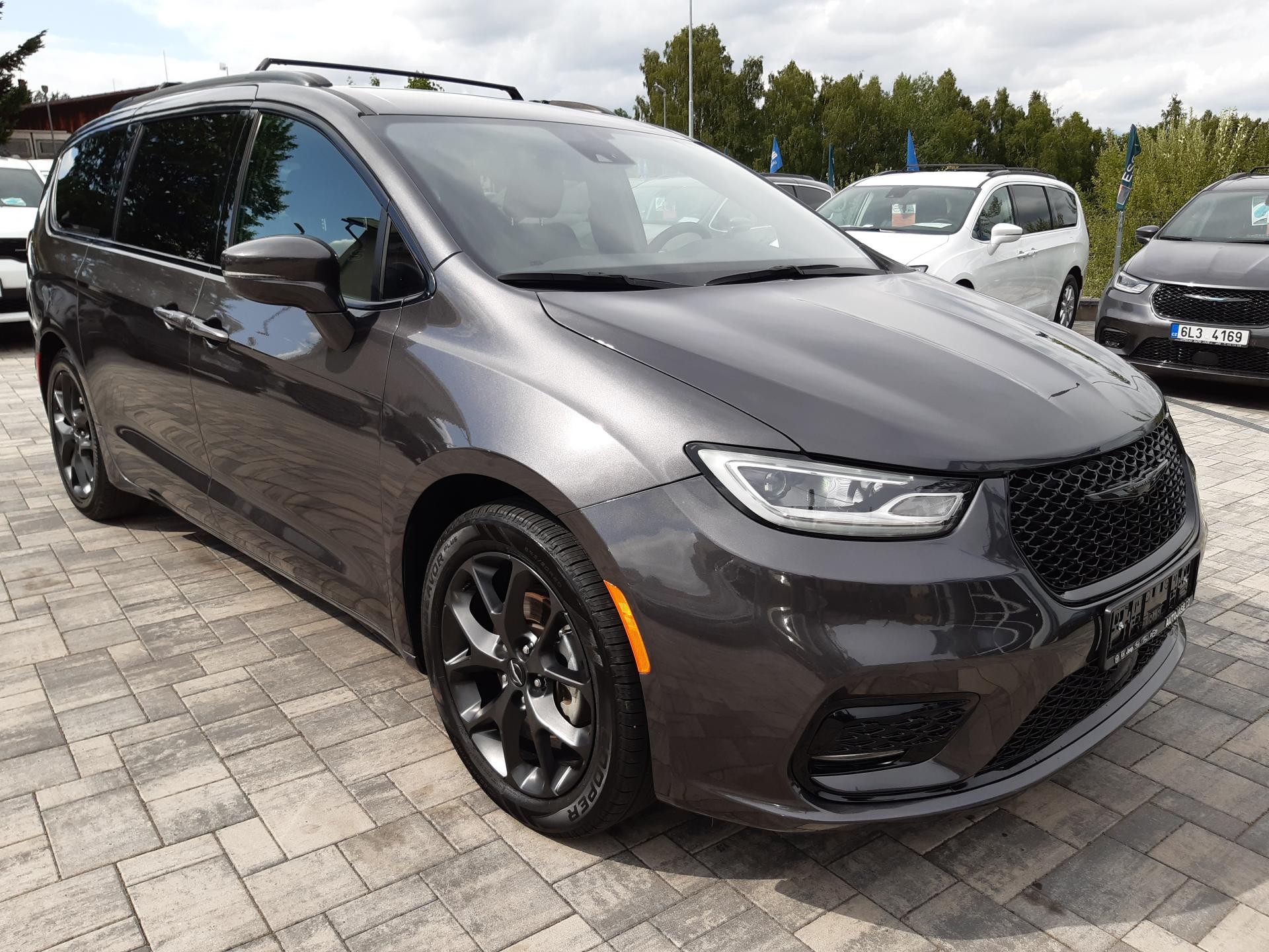 Chrysler Pacifica 3,6L V6 SPORT, ALU 20, kůže