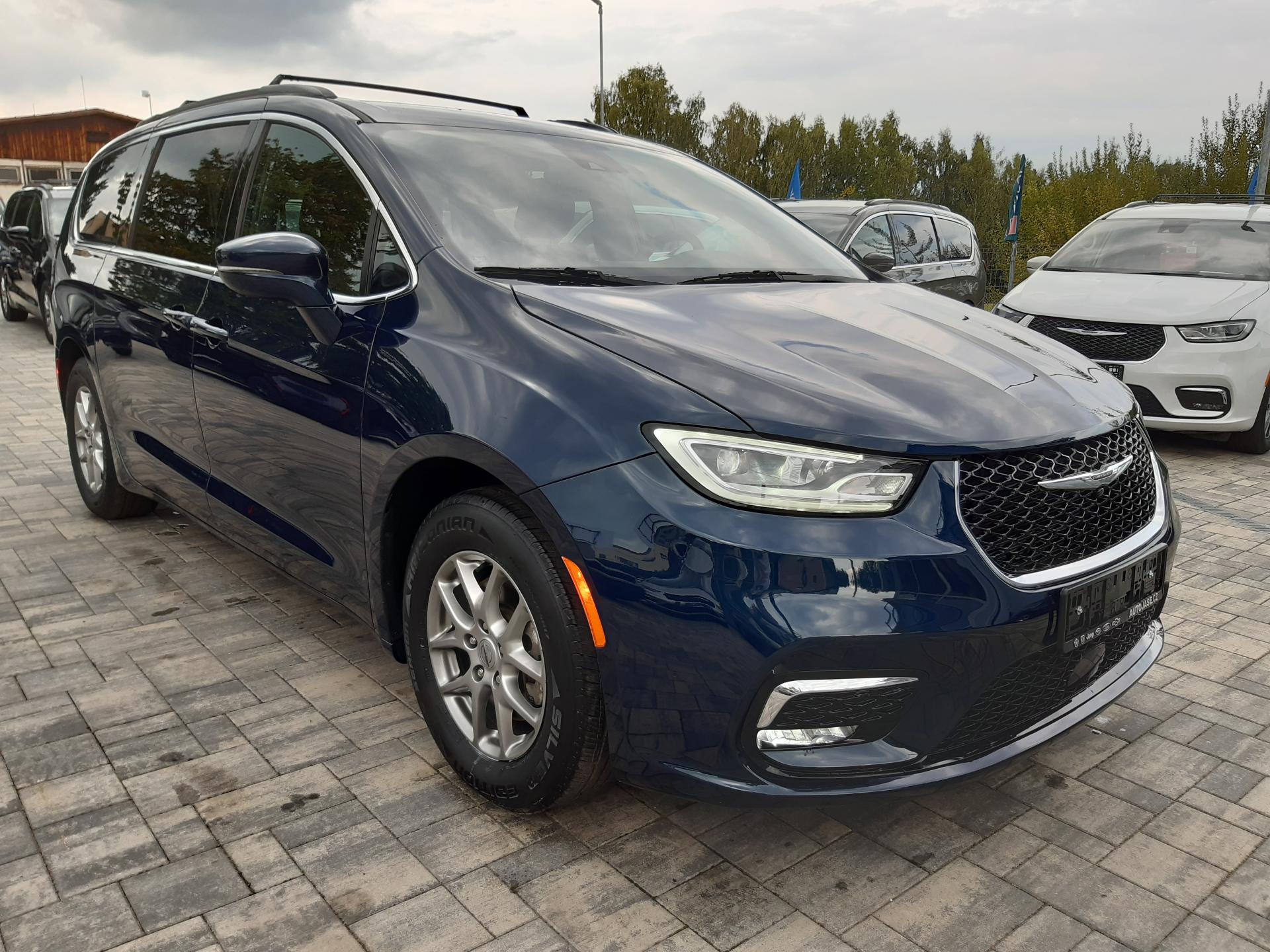 Chrysler Pacifica 3,6L V6, klim. sedačky, 7míst