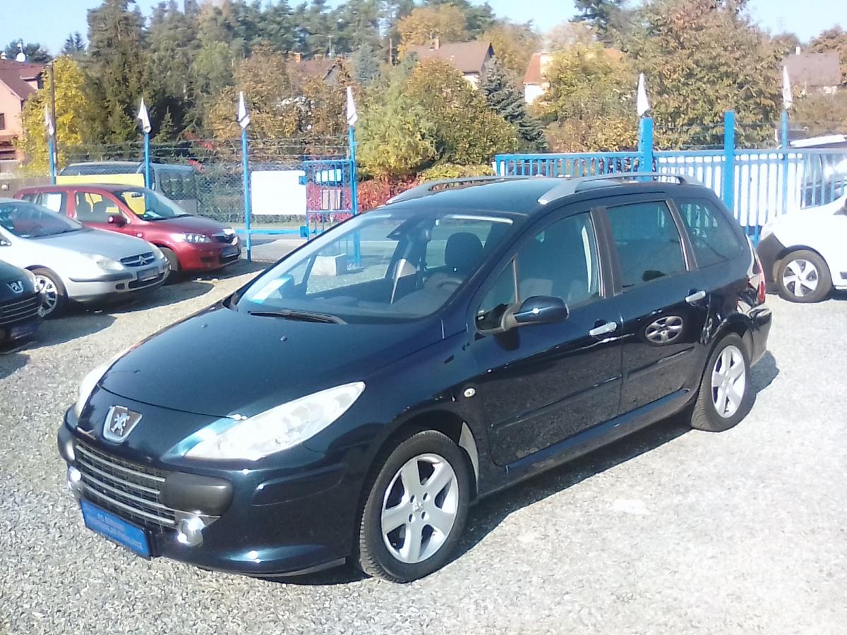 Peugeot 307 2.0i 16V SW Platinum,7 míst