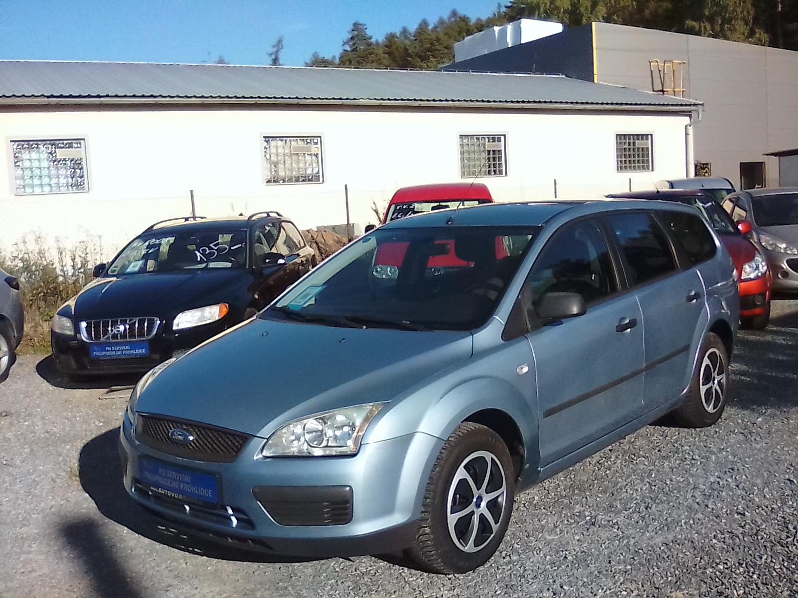 Ford Focus 1.6i 16V combi, 4x kola navíc