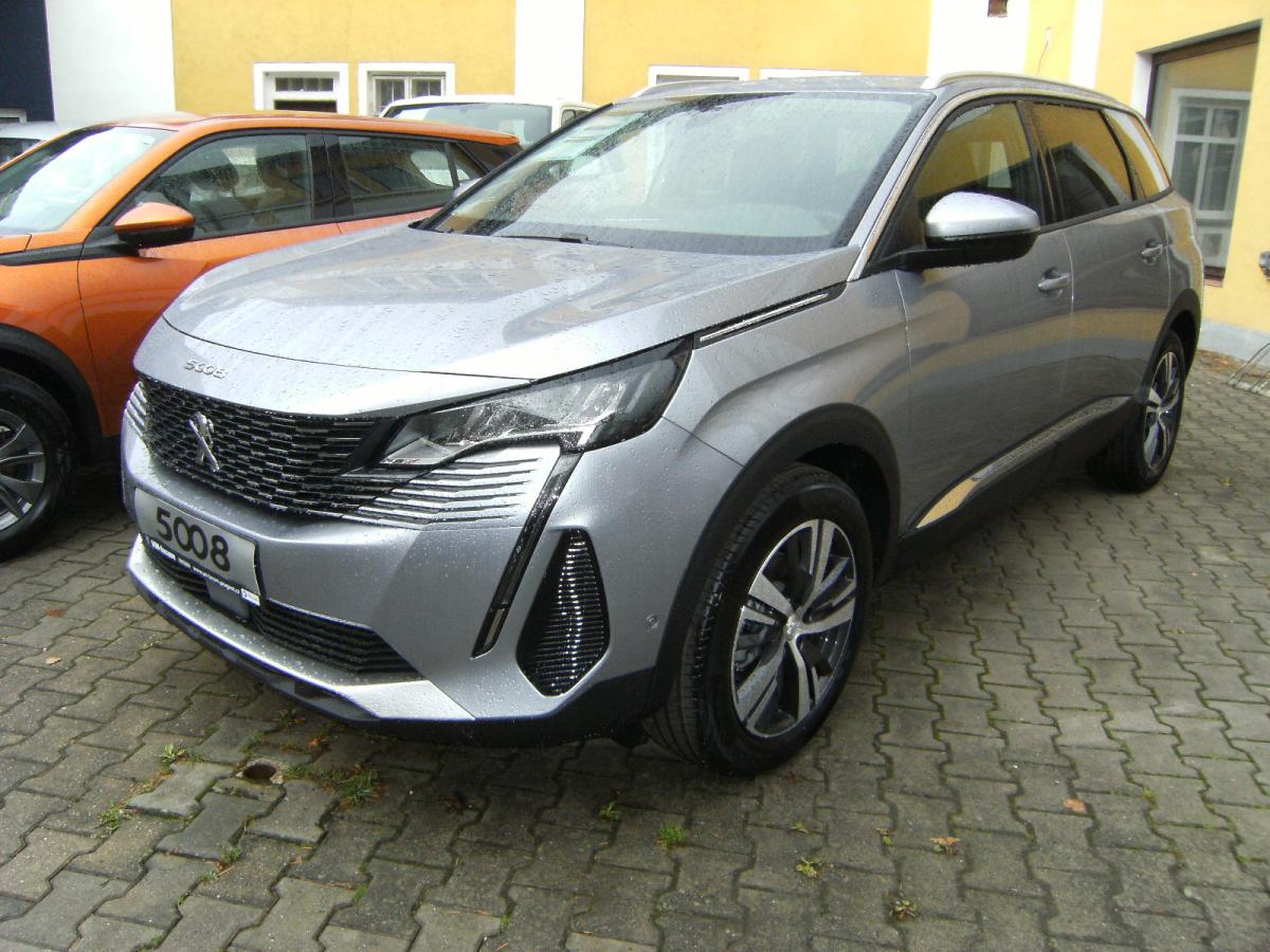 Peugeot 5008 Allure 1,2 130k Man6 Závěs