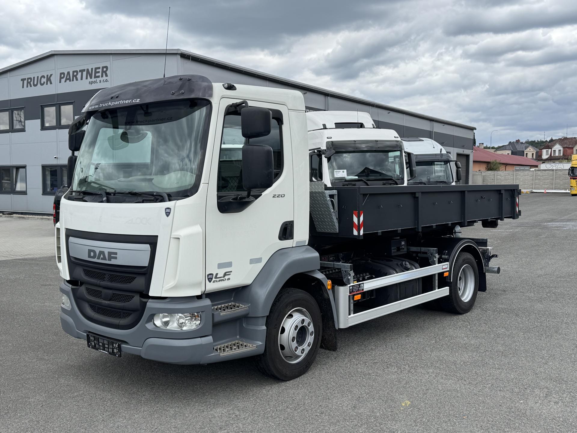 DAF LF 55.220* 11,99T*NOVÝ CHARVÁT 8T