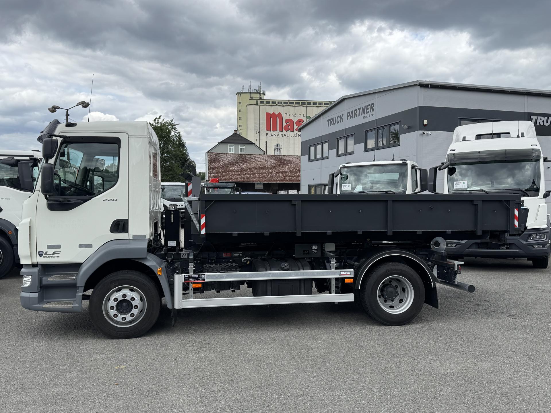 DAF LF 55.220* 14 TUN*CHARVÁT CTS