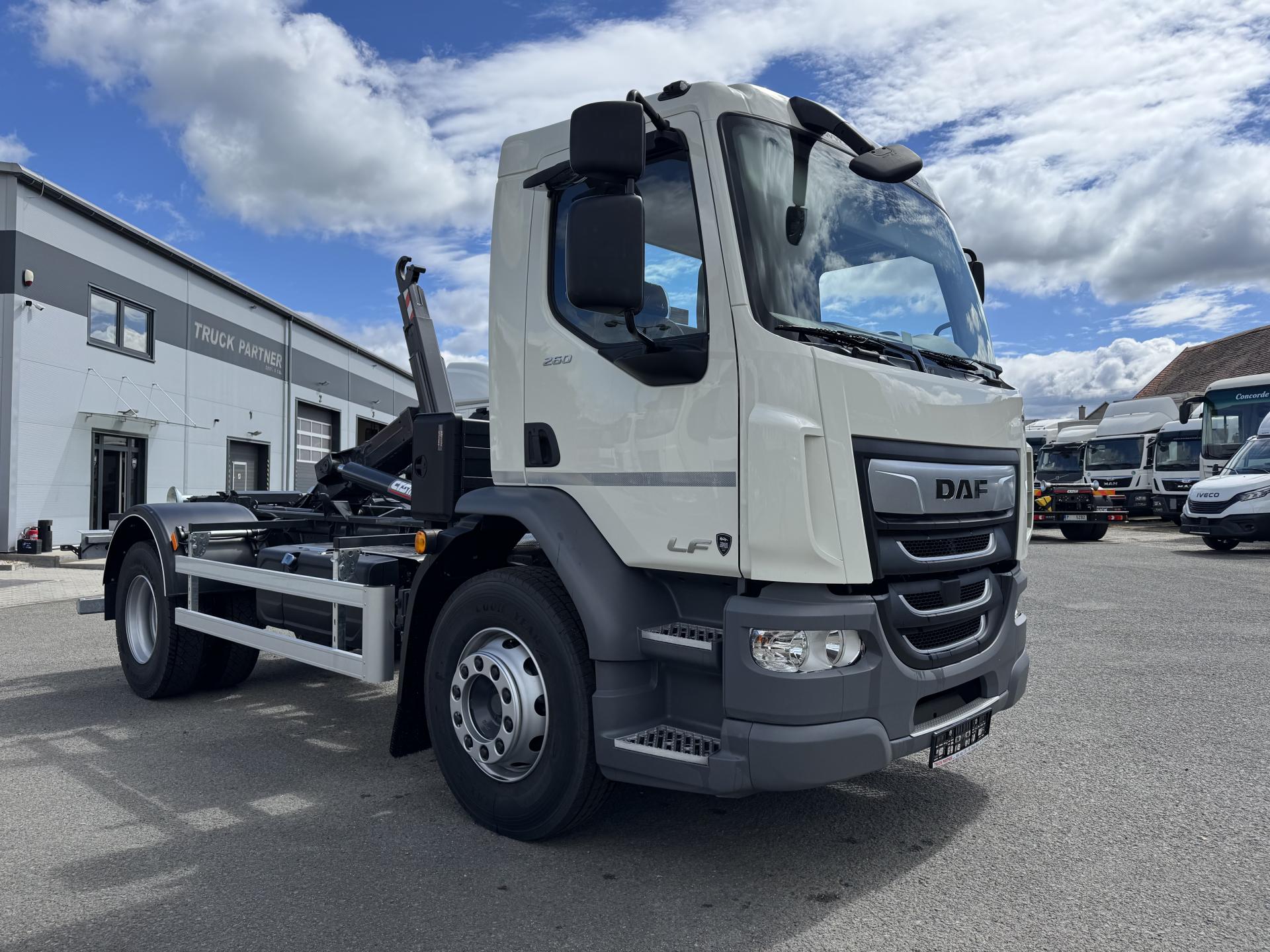DAF LF 55.260*18T*CHARVÁT CTS NA 10 T