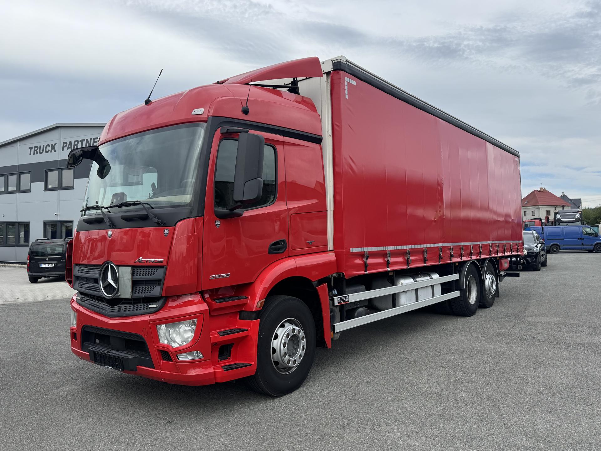 Mercedes-Benz Actros 2536L*26T*6X2*22PAL*ČELO*LŮŽKO